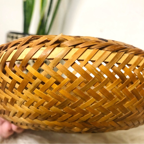 Wicker Basket Catchall / Serving Basket - Picture 5 of 5